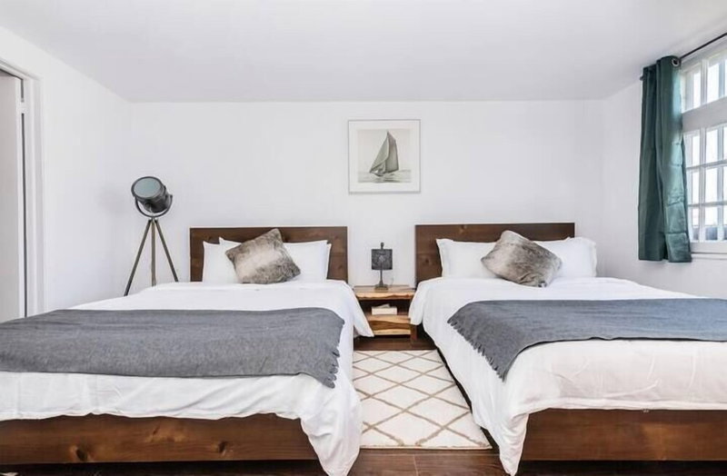 Modern Meets Rustic - 2 Bdrm Old Quebec, Québec City, Canada
