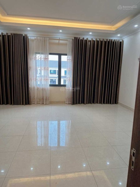 House for rent in Hanoi, Vietnam · Dong Da District · 1 room, 1 bath