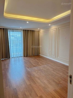 House for rent in Hanoi, Vietnam · Dong Da District · 1 room, 1 bath