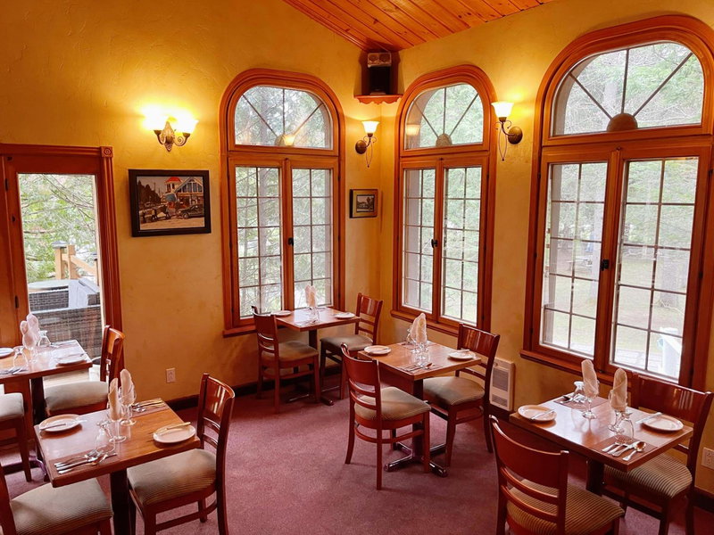 Auberge Alpine Inn, Sainte-Adèle, Canada