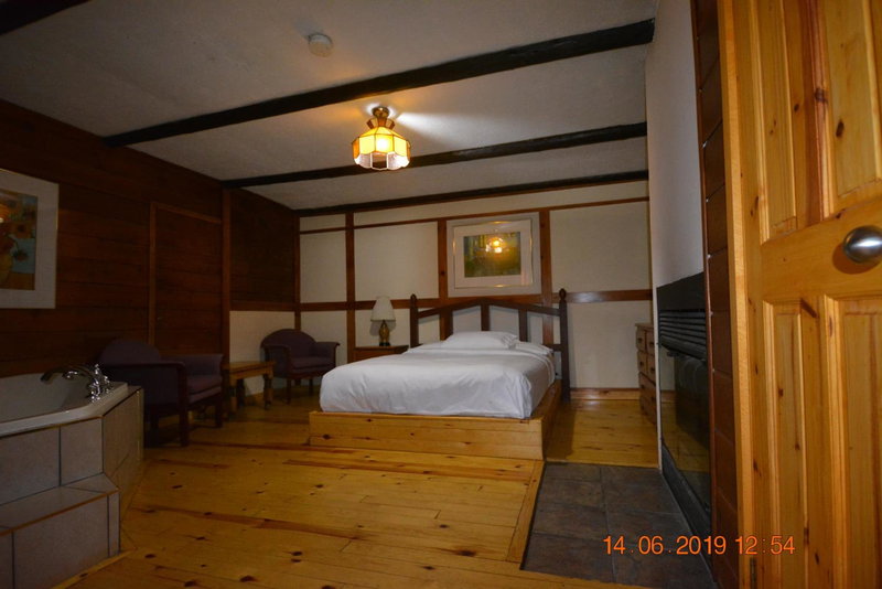 Auberge Alpine Inn, Sainte-Adèle, Canada