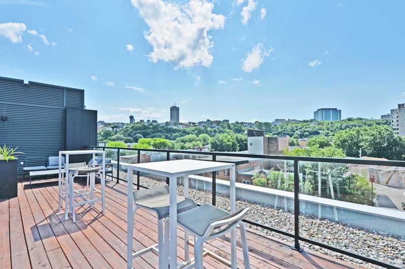 La vie est belle: FREE PARKING, GYM, ROOFTOP TERRACE, Quebec City, Canada
