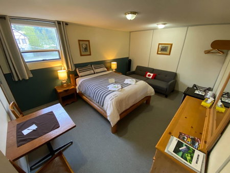 Stewart Mountain Lodge, Stewart, Canada