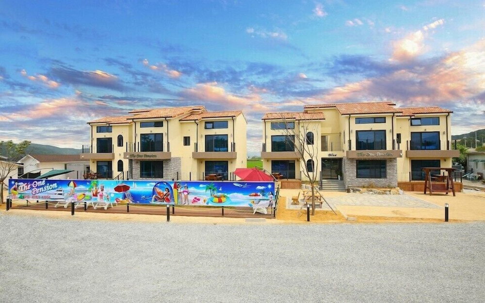 Hotel · Gyeongju the One Pension - Red, Gyeongju
