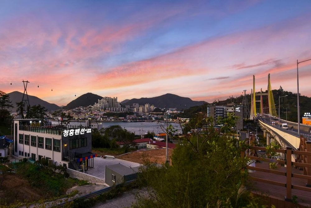 Hotel · Yeosu Chunghong Pension, Yeosu