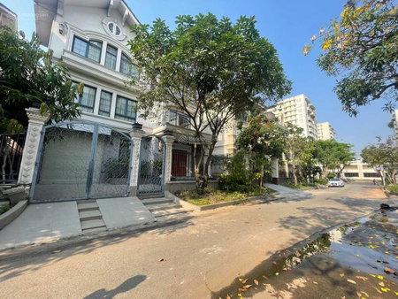 House for rent in Nha Be, Vietnam · Phú Mỹ Hưng · 1 room, 1 bath
