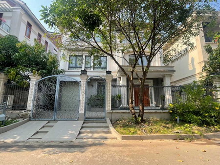 House for rent in Nha Be, Vietnam · Phú Mỹ Hưng · 1 room, 1 bath