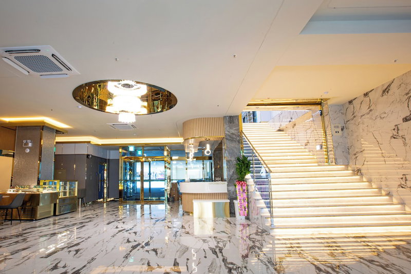 The One Business Hotel, Gangjin, South Korea