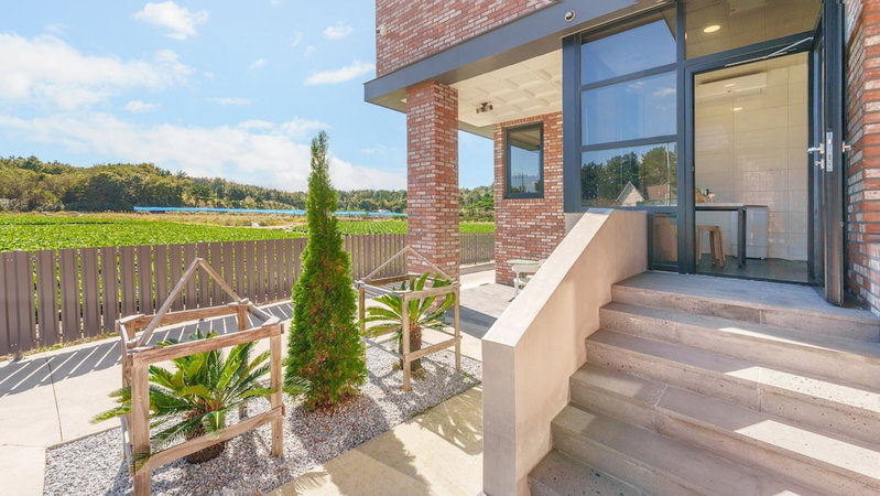 Gangneung Staydasiolgae Poolvillapension, Gangneung, South Korea