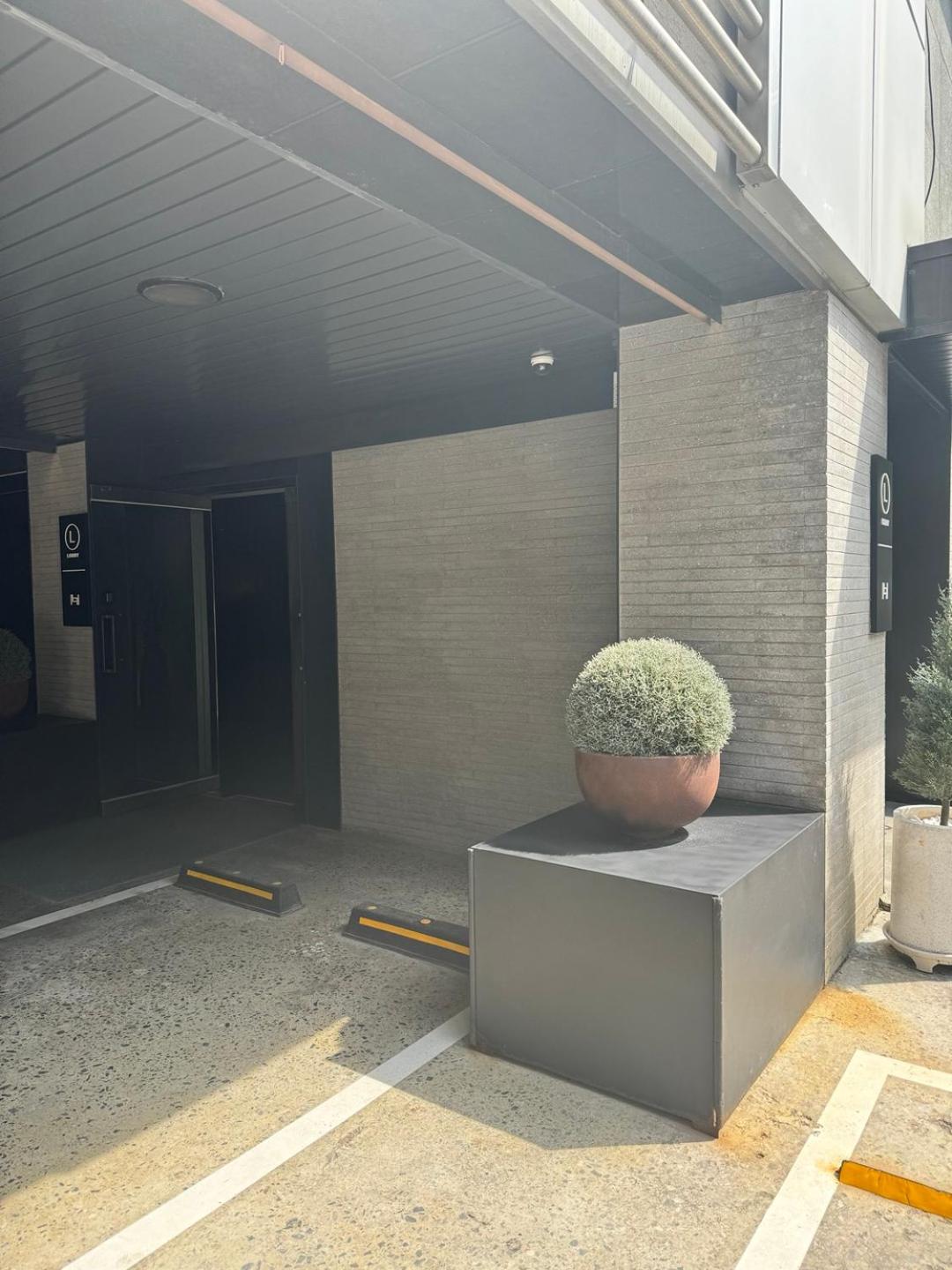 Hotel · Hotel H, Seoul