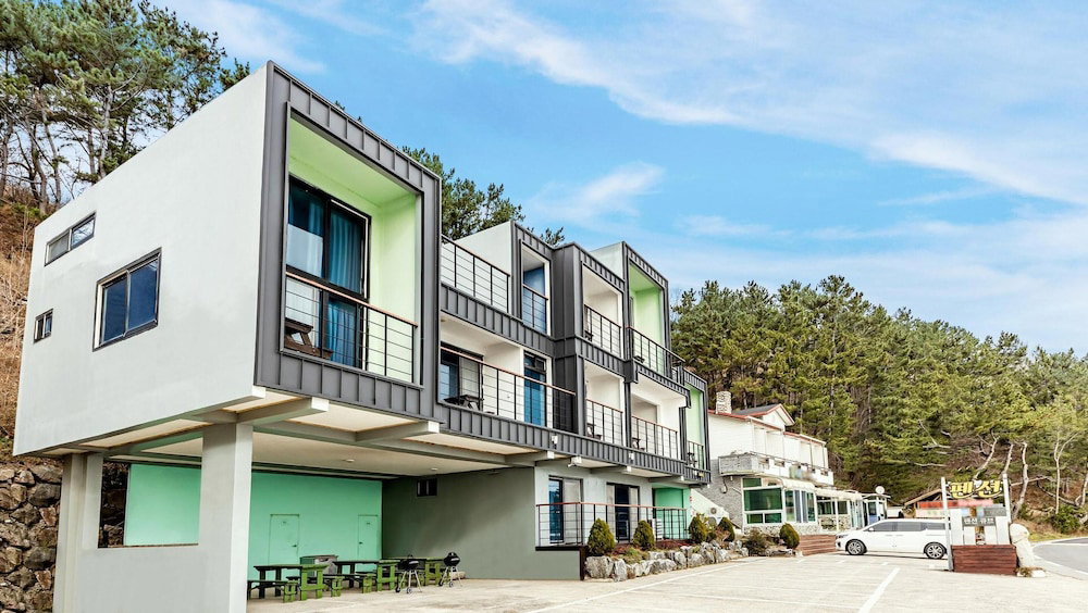 Youngduk Cube Pension, South Korea