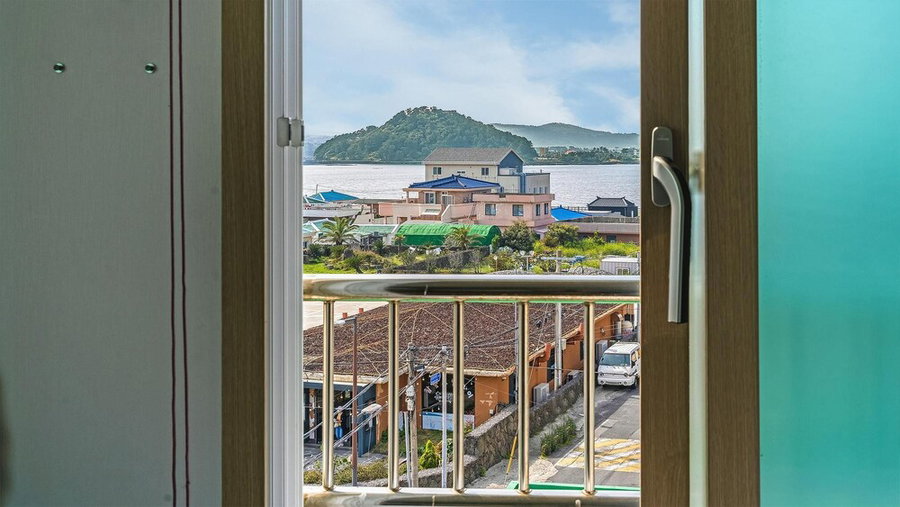 Seogwipo Seongsanposarang Pension, Seogwipo, South Korea