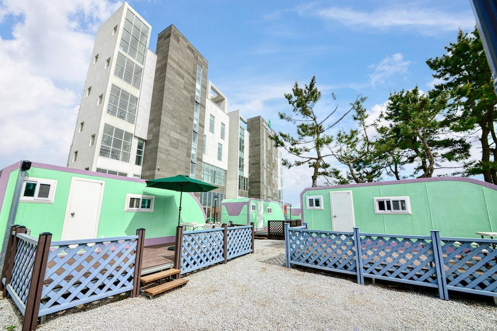 Hotel · Gangneung Good Camping, Gangneung