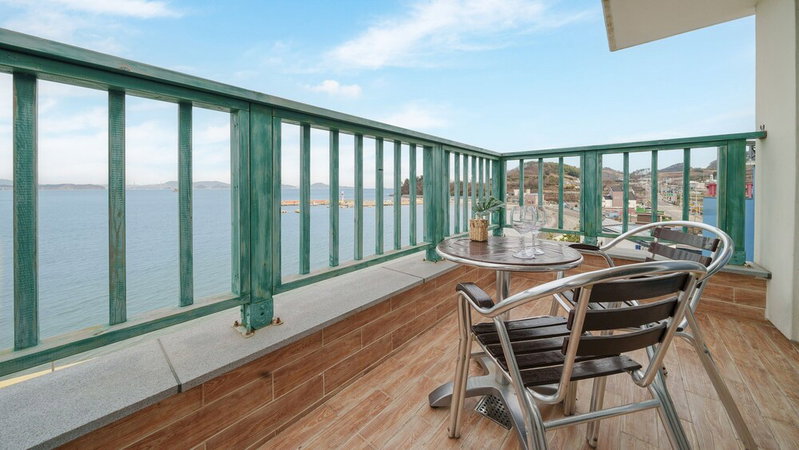 Geoje Beachwhite Pension, Geoje, South Korea