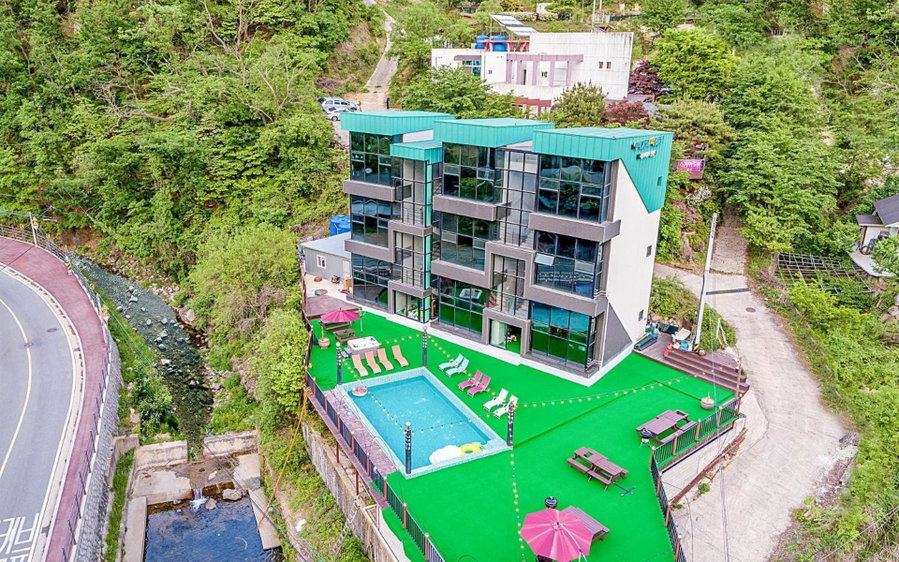 Avianto kids poolvilla, Gapyeong, South Korea