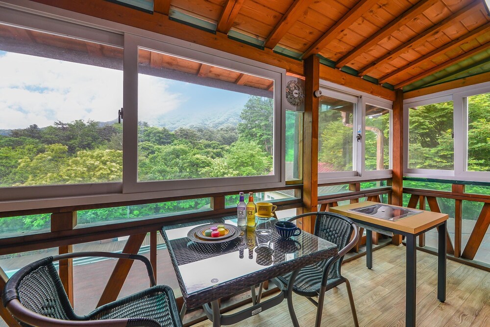 Hotel · Gapyeong Ashely Pension, Gapyeong