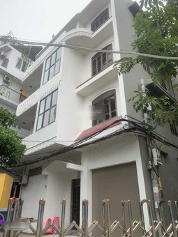 House for rent in Ha Noi, Vietnam · Thanh Xuan District · 1 room, 1 bath