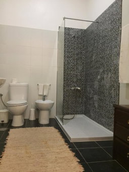 Lira Guest House B&B, Porto, Portugal