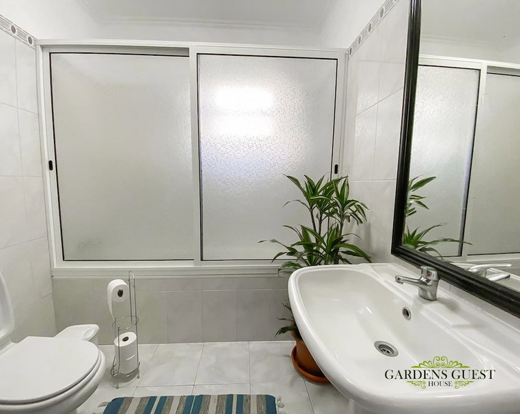 Gardens Guest House-hostel, São Vicente, Portugal
