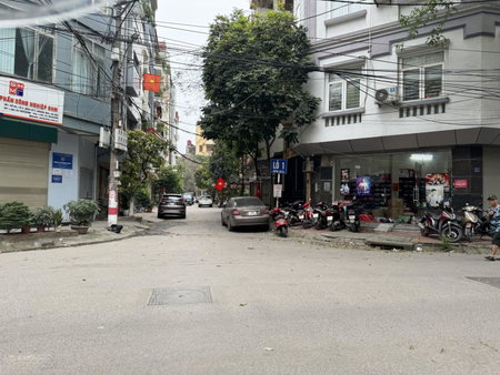 House for rent in Hanoi, Vietnam · Hoang Mai District · 1 room, 1 bath