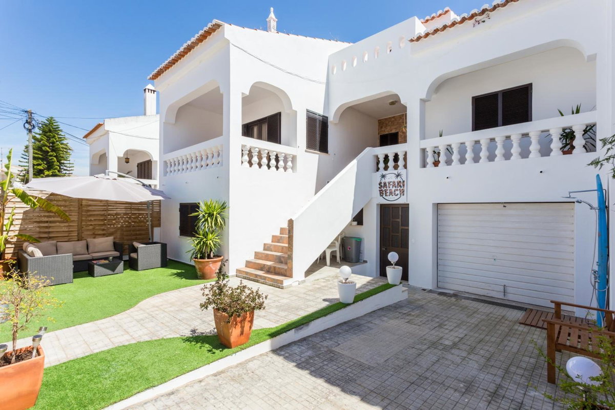 Safari Beach guest house, Португалия