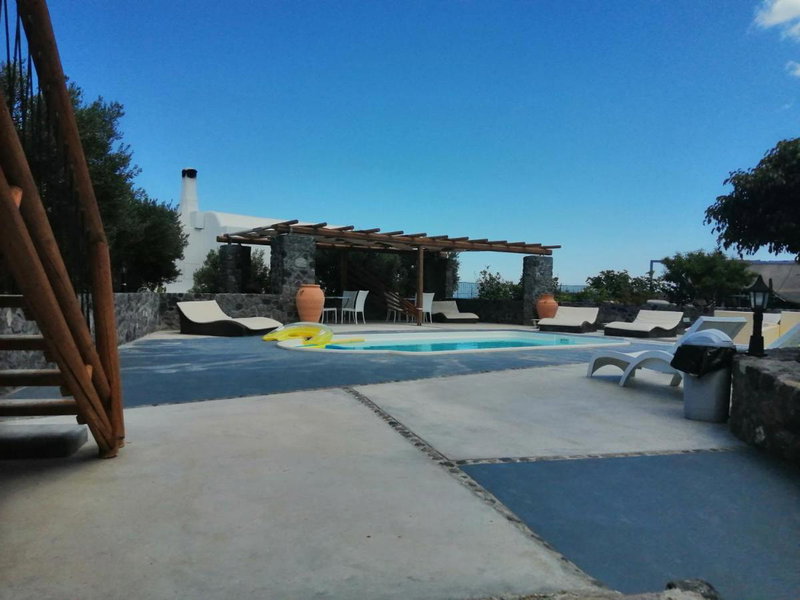 Sakas Residences, Karterados, Greece