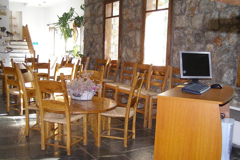 Neos Omalos, Platanias, Greece