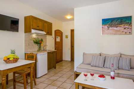 Omega Platanias, Plataniás, Greece