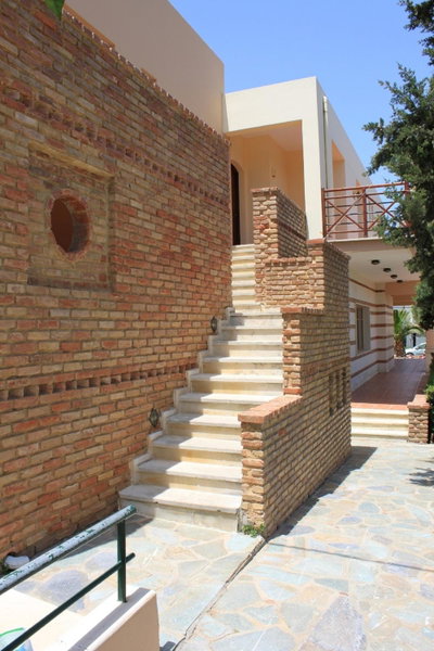 Omega Platanias, Plataniás, Greece