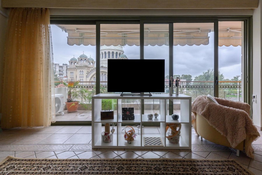 3BD Apartment in the Center - Self check in, Patra, Greece
