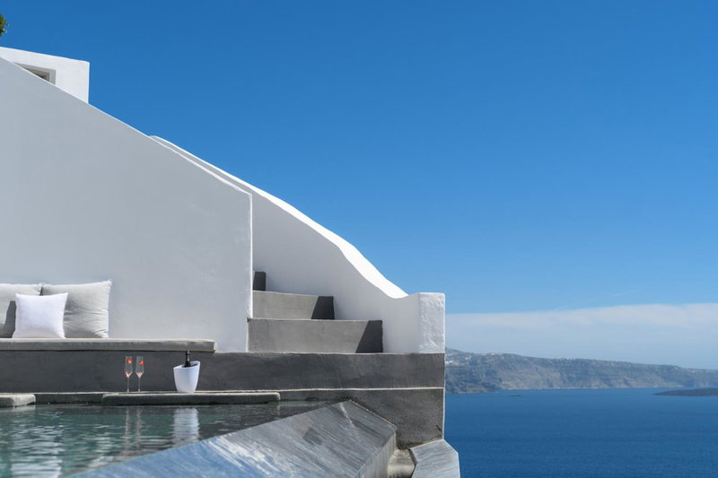 Echoes Luxury Suites, Oia, Greece