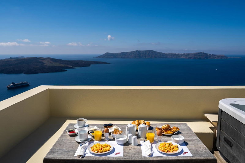 Alma Libre Suites, Fira, Greece