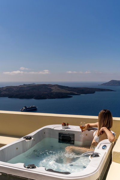 Alma Libre Suites, Fira, Greece