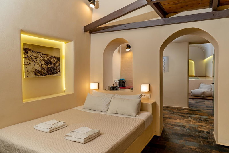 Alma Libre Suites, Fira, Greece