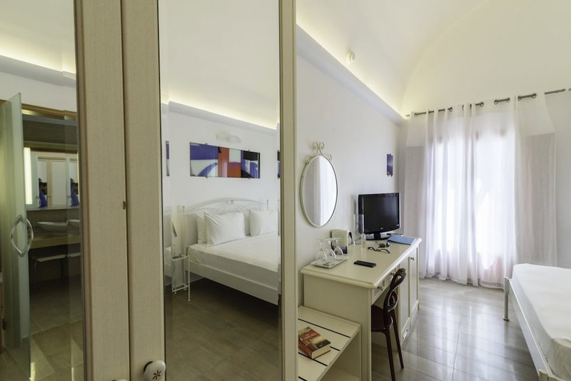 La Mer Deluxe Hotel & Spa - Adults only, Santorini, Greece