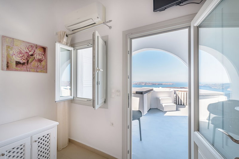 Avianto Suites, Santorini, Greece