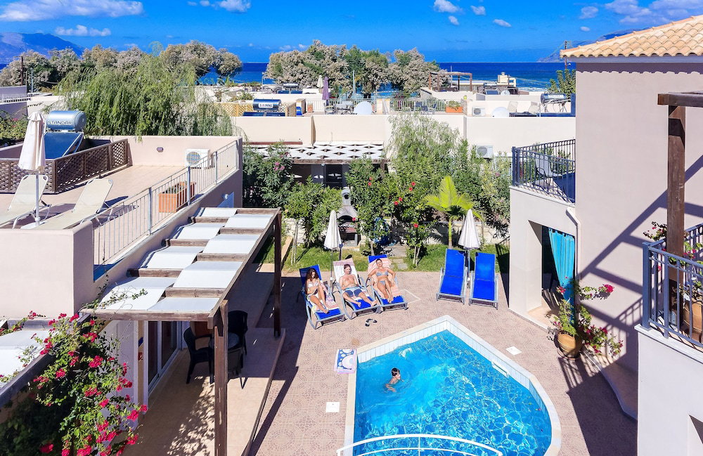 Hotel · Azure Beach, Kissamos