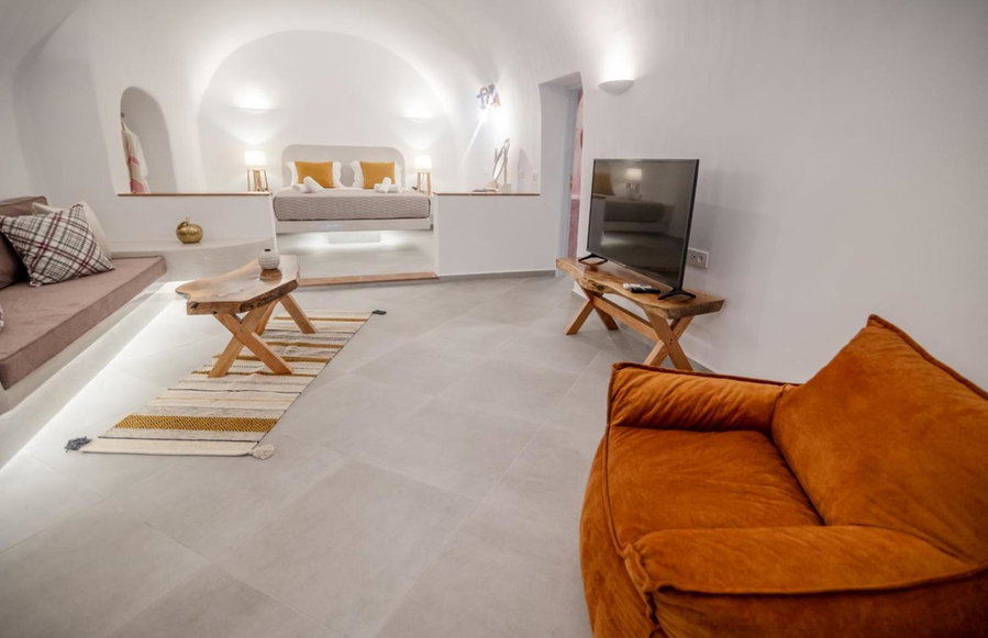 Sun Angelos Oia - Luxury Cave Suites, Oia, Greece