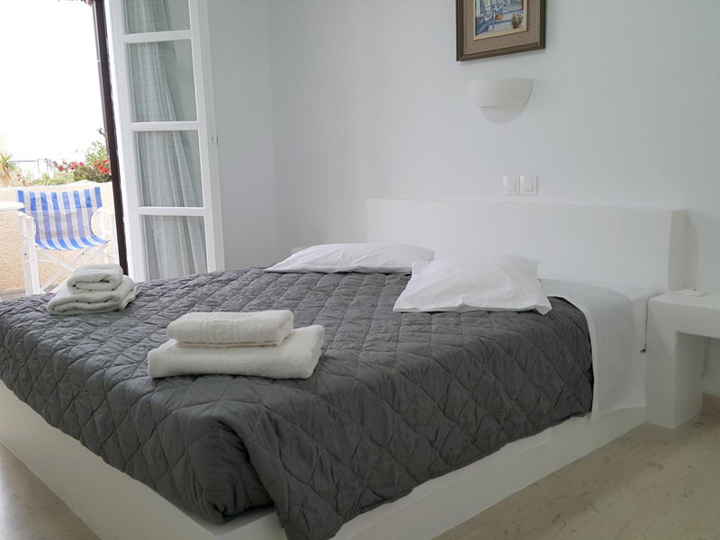 Ira Apartments, Kamari, Greece