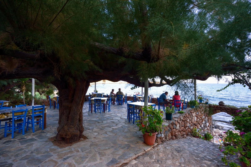 Taverna Akrogiali, Loutro, Greece