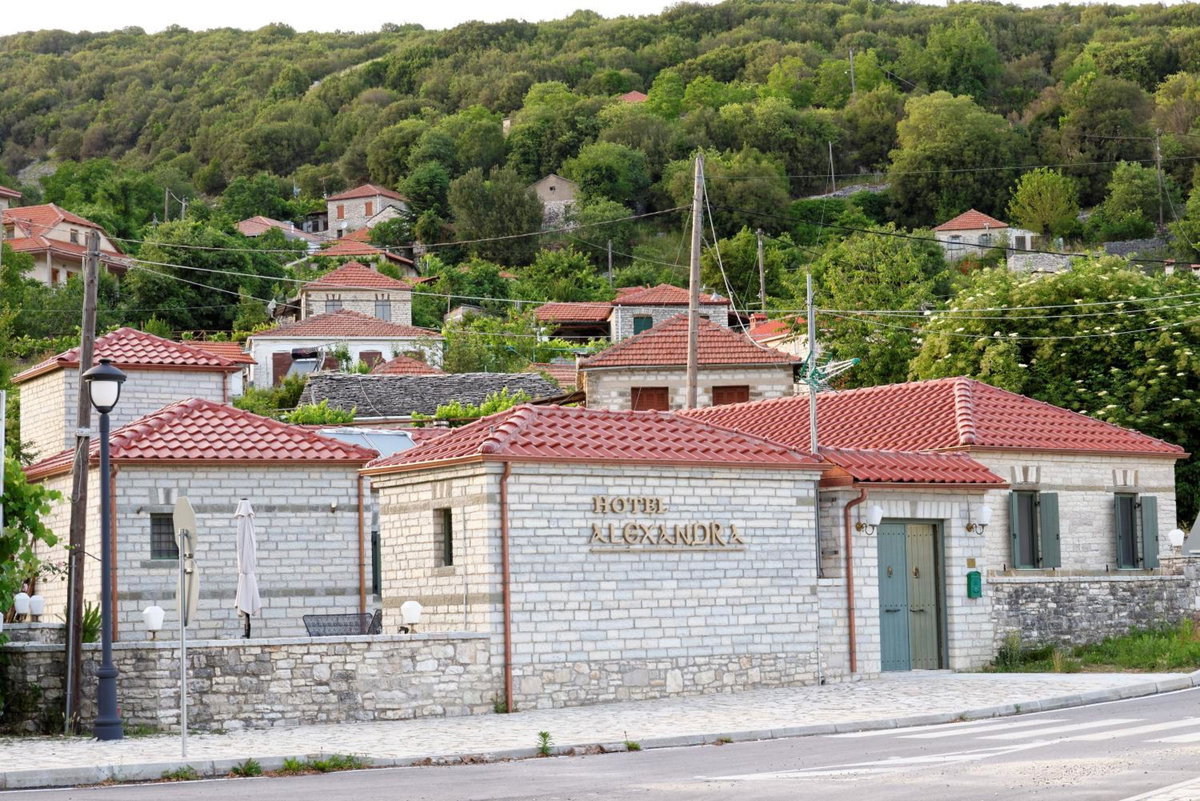 Hotel · Alexandra Hotel, Kalentzi