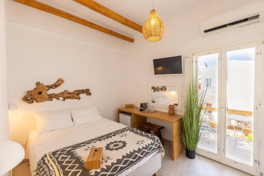 Parosquare Central Suites, Parikia, Greece