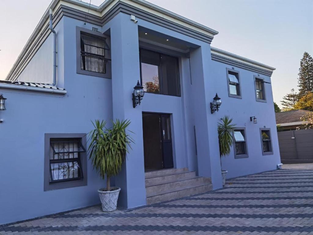 Victoria Guest Lodge, South Africa