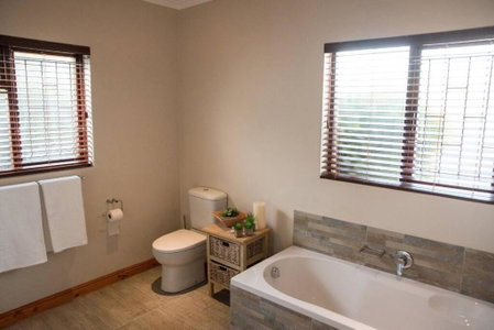 Sol Montis Guest Cottage, Paarl, South Africa