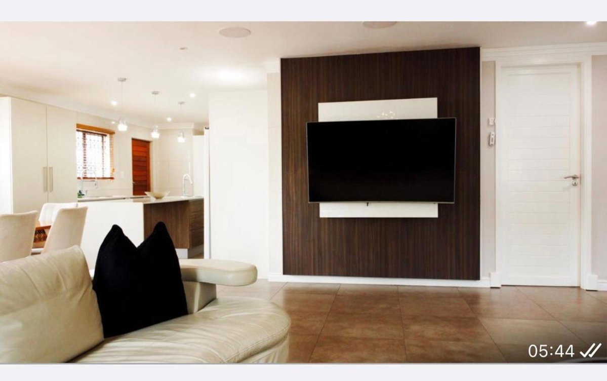 Hotel · Precious Paradise Villa, Amanzimtoti