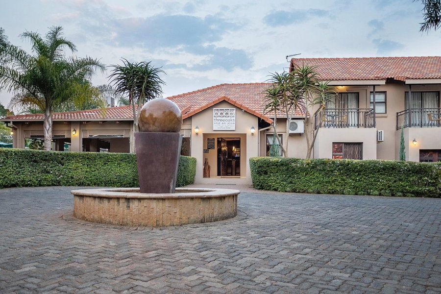 Three Oaks and an Aloe Boutique Hotel, Hartbeespoort, South Africa