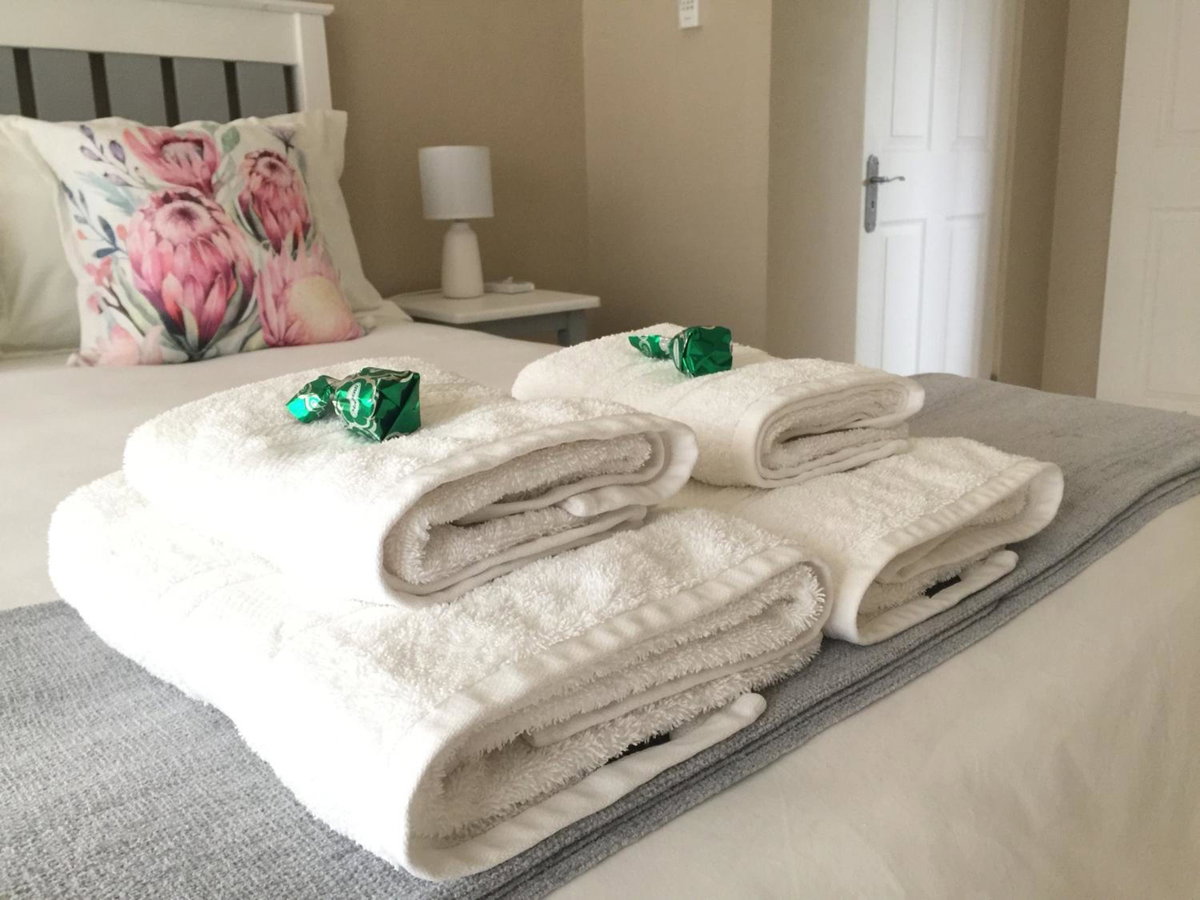 Hotel · The Vine, Klawer