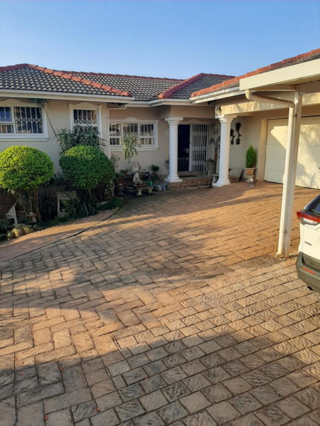 54 Asteria Ave, Larnaco Estate, Kingsburgh, South Africa