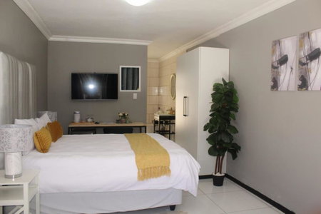 The King's Court Guest Manor, Bela-Bela, South Africa