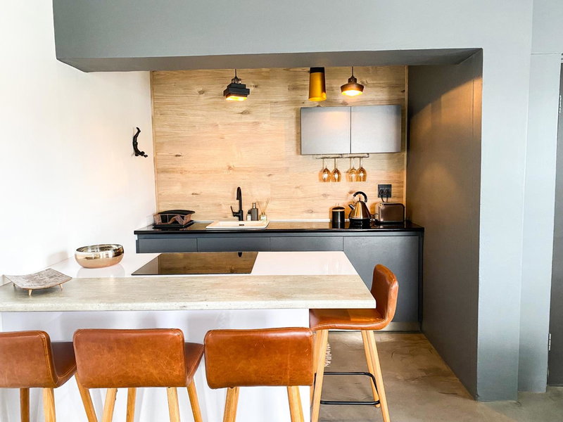 Stay On Main Plett - Contemporary 2-Bedroom Apartment, Plettenberg Bay, South Africa
